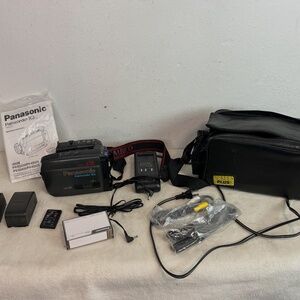 Panasonic Palmcorder IQ PV-IQ325 VHS-C Camcorder Tested Bundle works cables